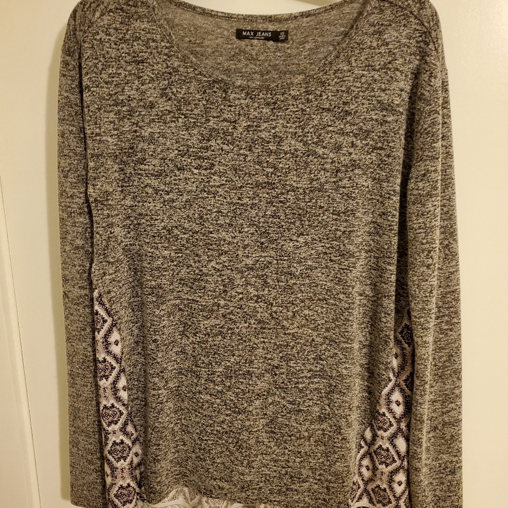 Two high low t-shirt style shirts
